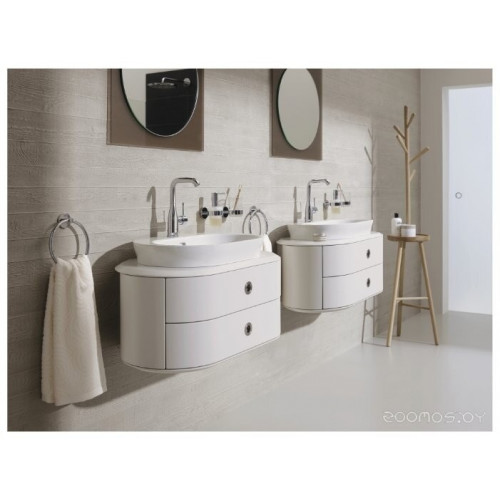 Смеситель Grohe Essence 32628001